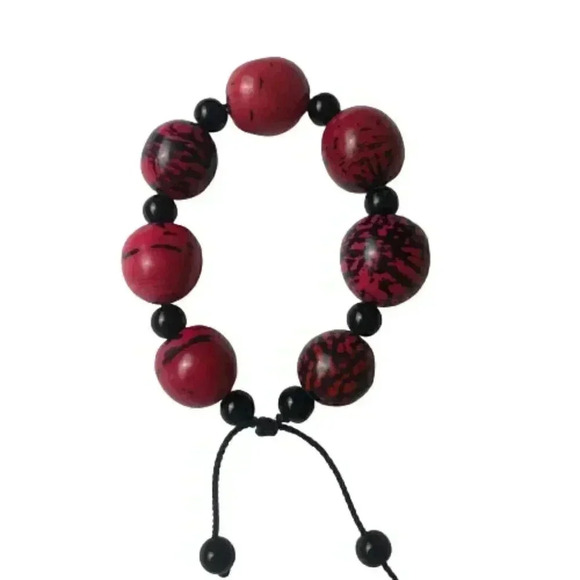 Handmade Bead Bracelet in Red/Black - Picture 3 of 3